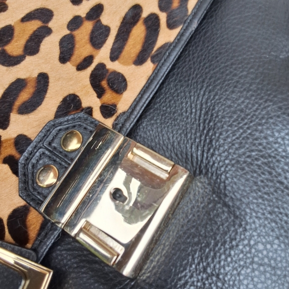 Kelsi Dagger Animal print crossbody NEW - Picture 2 of 9